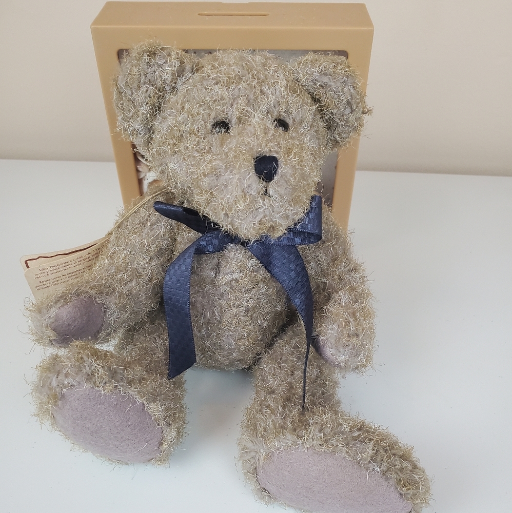 11"  BOYDS Bear, The head bean collection.
